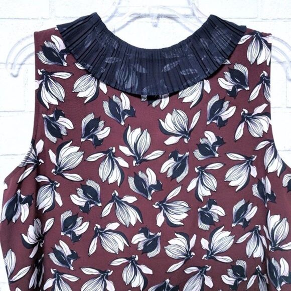 Ann Taylor Floral Sleeveless Top - Red and Blue - Picture 6 of 7